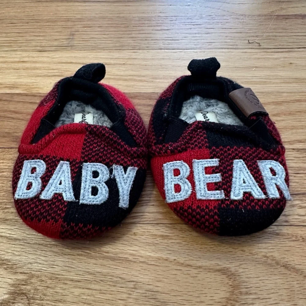 Dearfoams Red and Black Buffalo Plaid Baby Bear Slippers size 3-6 months